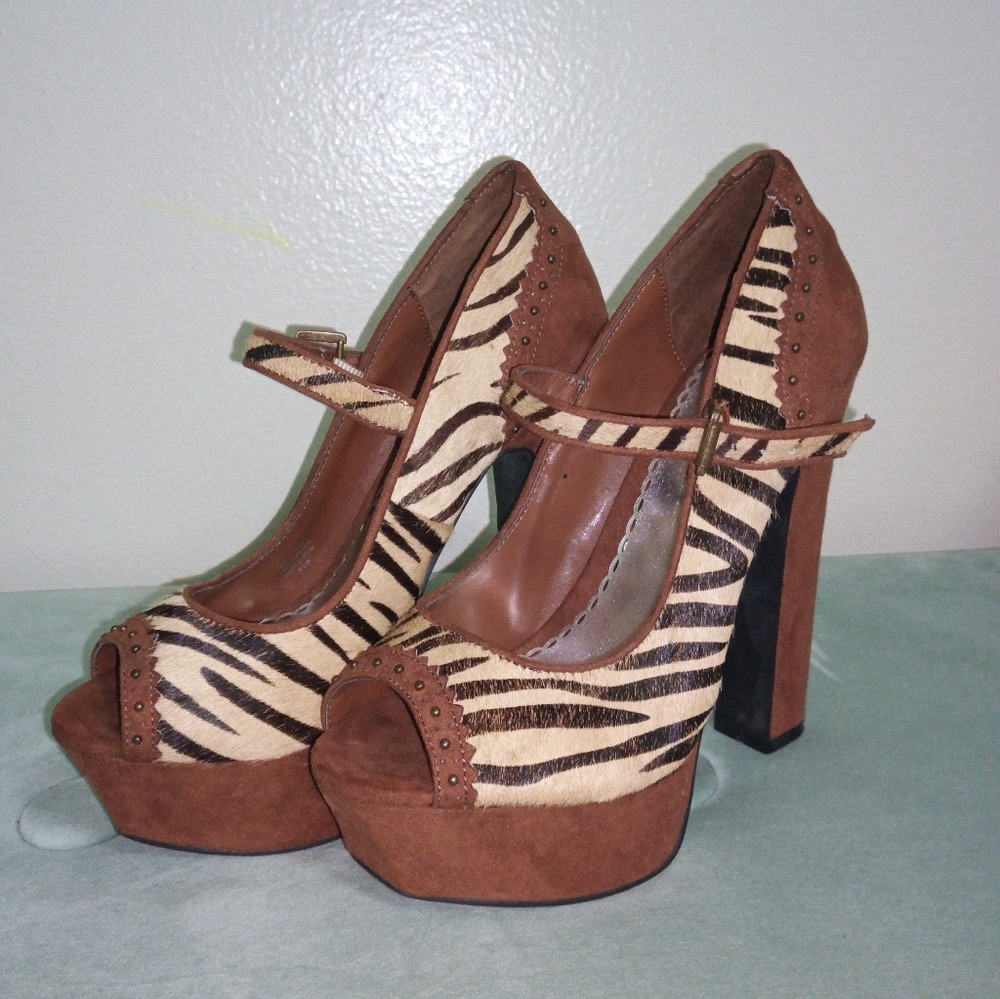 Bebe vintage heels